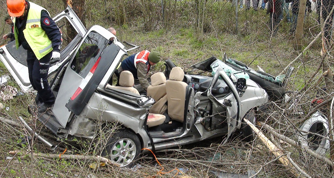 TEM Otoyolu&#039;nda feci kaza: 4 ölü, 4 yaralı