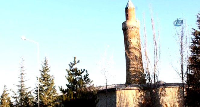 Elazığ'ın eğri minareli camii