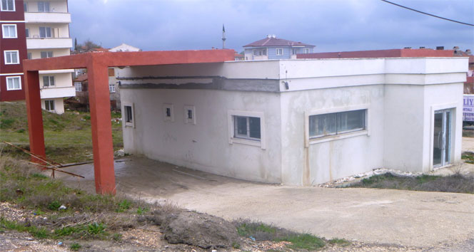 112 acil sağlık istasyonları binaları kaderlerine terk edildi