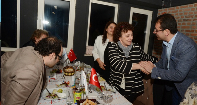 Başkan İmamoğlu sanatçılarla bir araya geldi