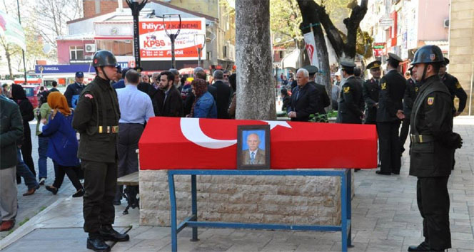 Emekli astsubay askeri törenle toprağa verildi