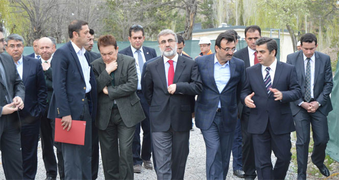 Enerji Bakanı Yıldız AGÜ'yü ziyaret etti