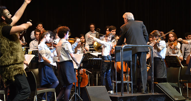 Doğuş Çocuk Senfoni Orkestrası’nın 10. yıl konserine ünlüler çocuklarıyla katıldı