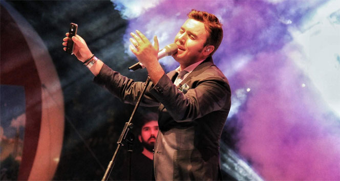 Mustafa Ceceli hayranları ile buluştu