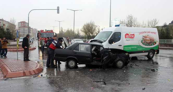 Kayseri&#039;de kaza: 2 yaralı