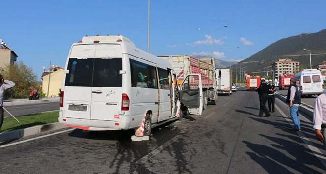 Denizli’de trafik kazası: 8 yaralı