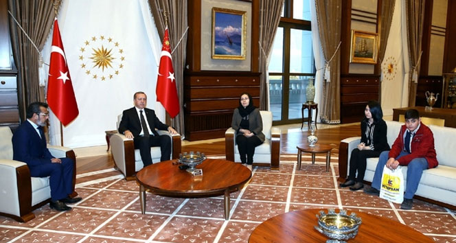 Erdoğan, Özgecan’ın ailesini kabul etti