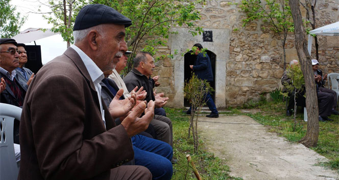 Üryan Baba mezarı başında dualarla anıldı