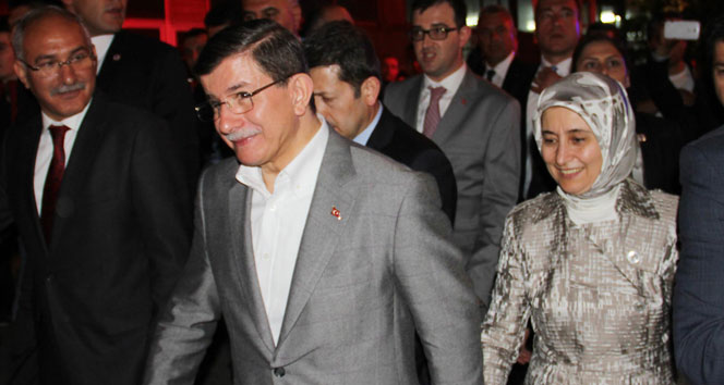 Davutoğlu&#039;ndan sürpriz ziyaret