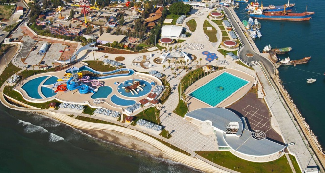 34 milyon lira harcanan Deniz Park&#039;ın yıkımına başlandı