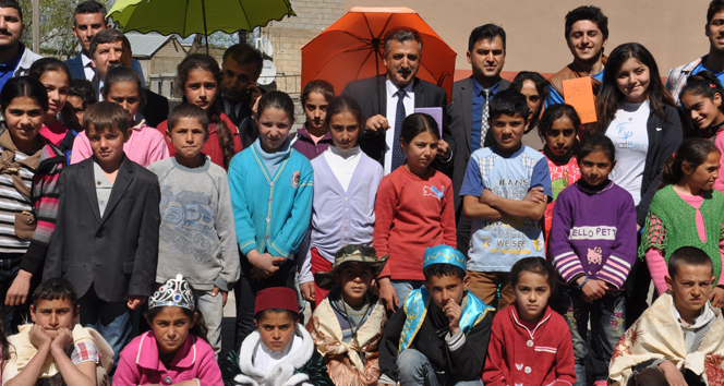 SosyalBen Derneği üyeleri, öğrencilerin hayatına dokundu