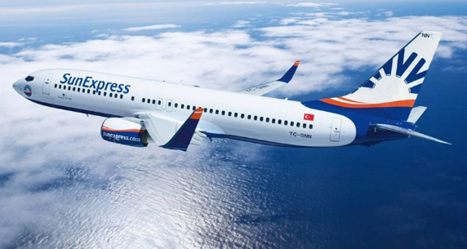 İzmir uçağı Letonya’ya acil iniş yaptı